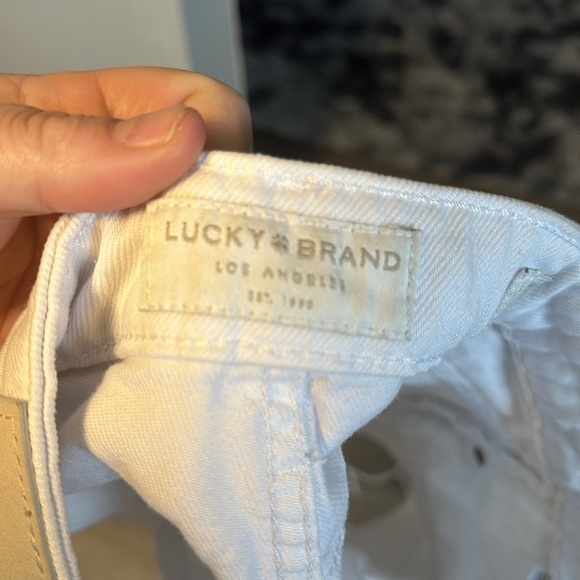 Lucky Brand ‘the cut off’ shorts size 8 in white jean - Picture 6 of 10